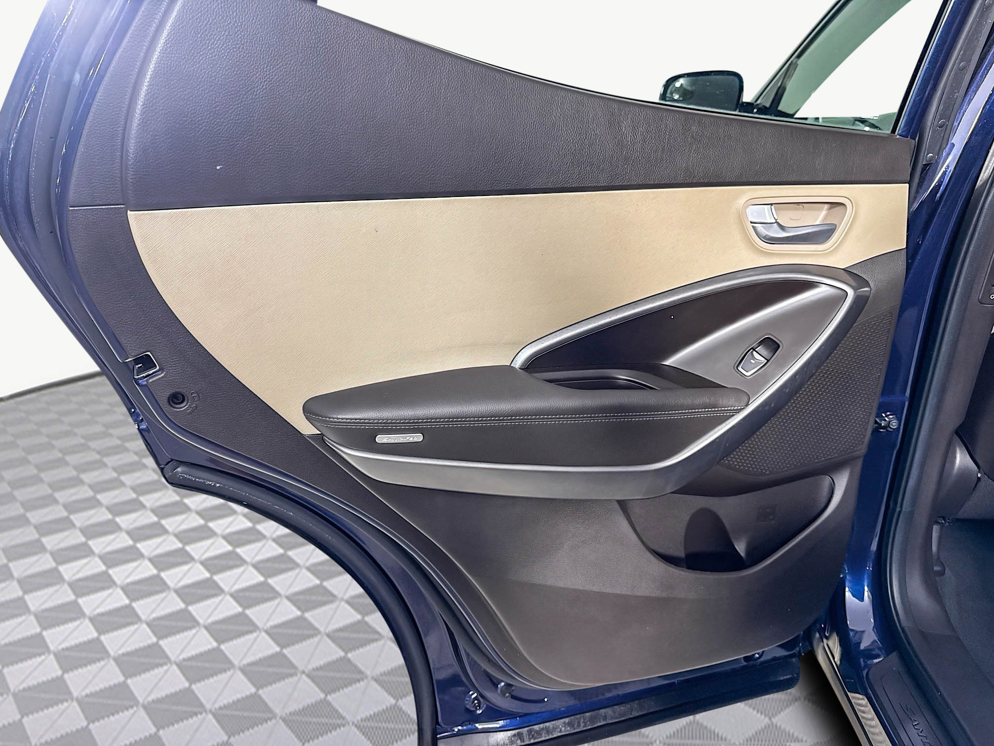 Used 2017 Hyundai Santa Fe Sport image 24