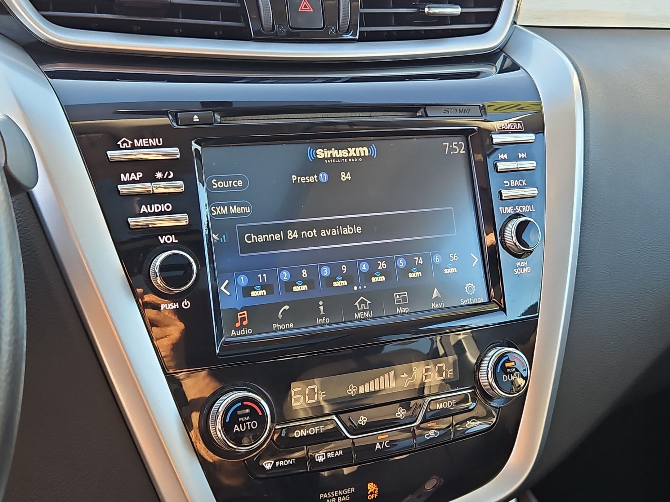 Used 2015 Nissan Murano Platinum w/ Platinum Technology Package FWD image 19