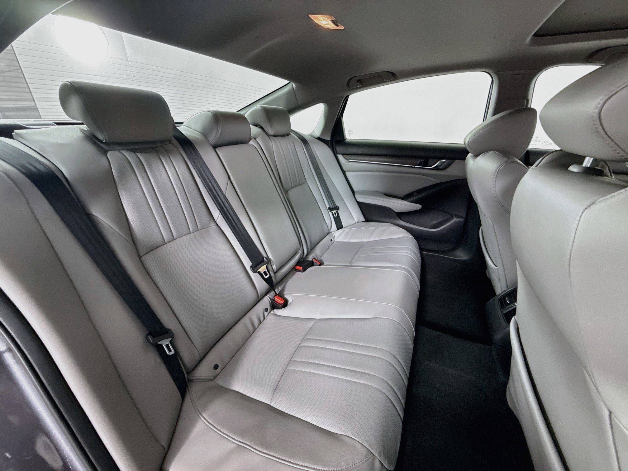Used 2018 Honda Accord EX-L image 25