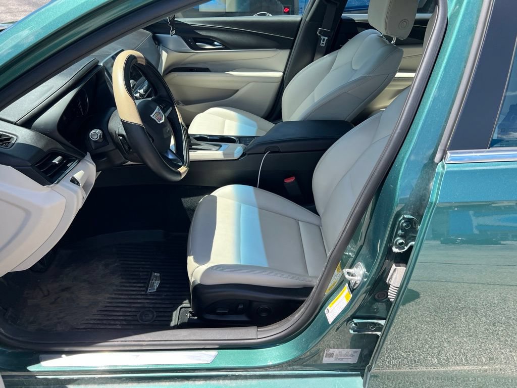 Used 2025 Cadillac CT4 Luxury AWD/4WD image 3