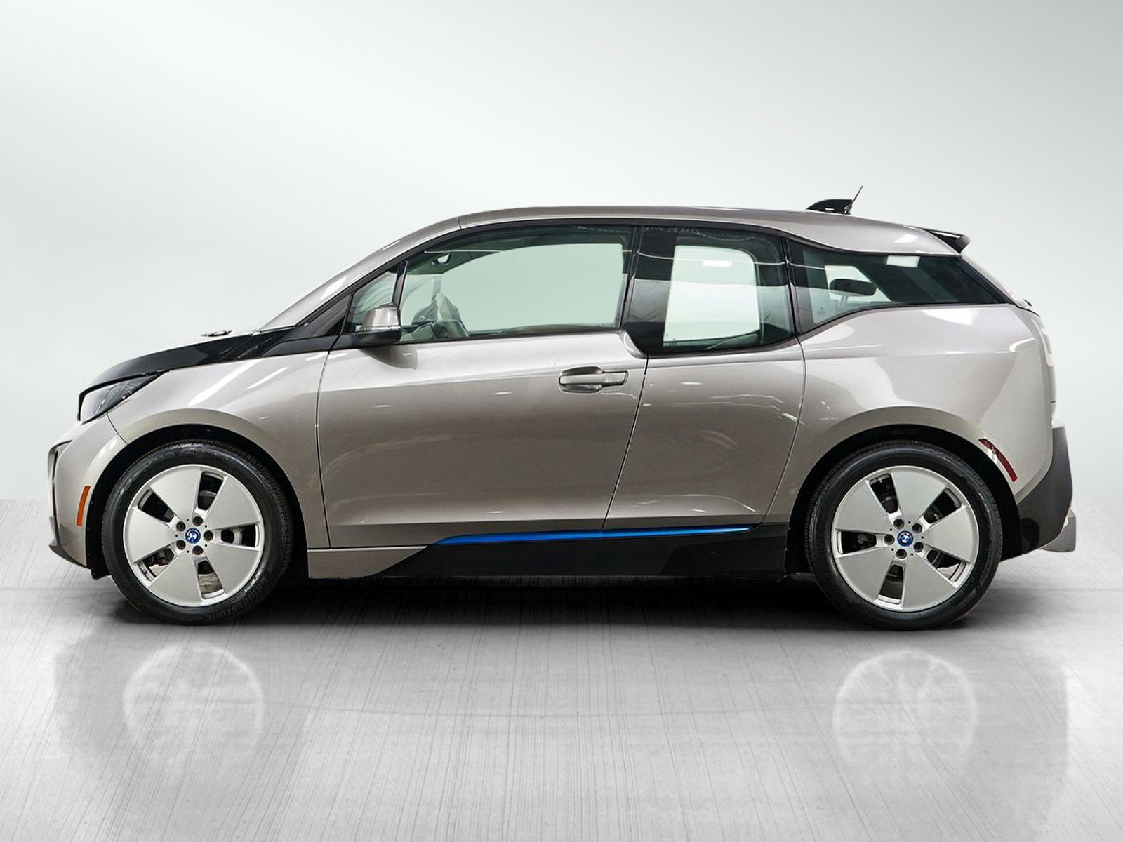 Used 2014 BMW i3 RWD image 2