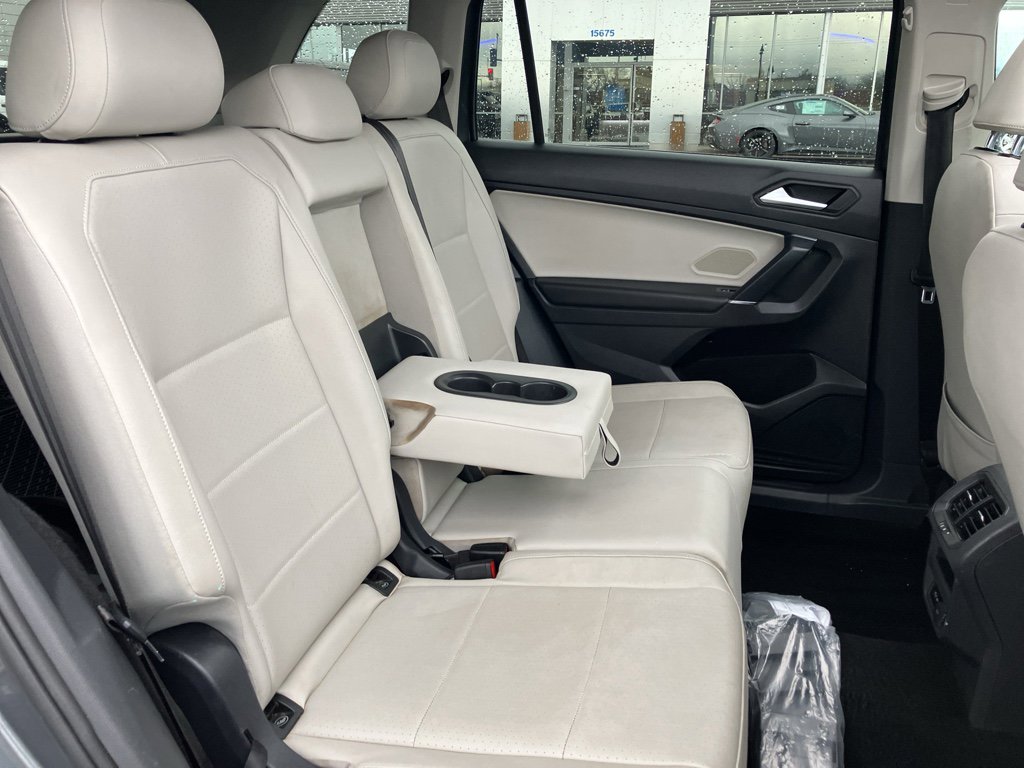 Used 2020 Volkswagen Tiguan SE w/ Panoramic Sunroof Package image 37