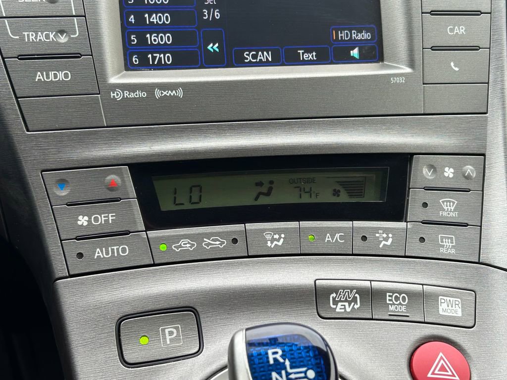 Used 2014 Toyota Prius Plug-In Hybrid FWD image 27