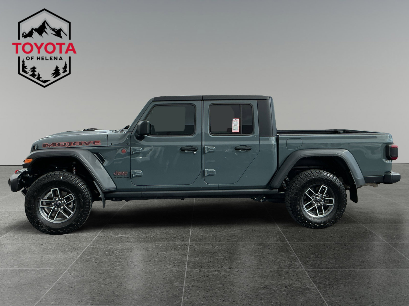 Used 2025 Jeep Gladiator Mojave w/ Convenience Group image 2