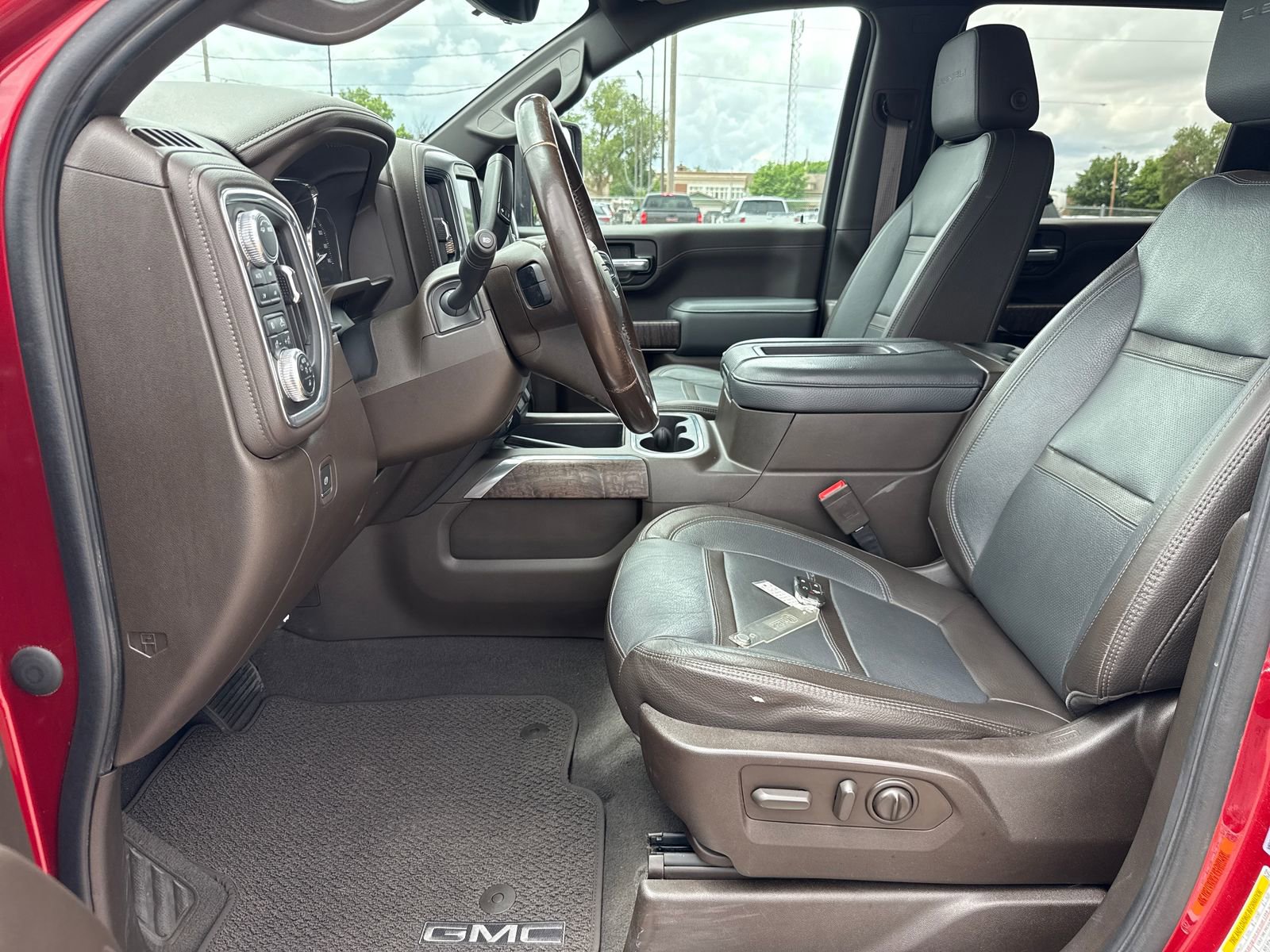 Used 2022 GMC Sierra 2500 Denali w/ Denali Ultimate Package AWD/4WD image 17