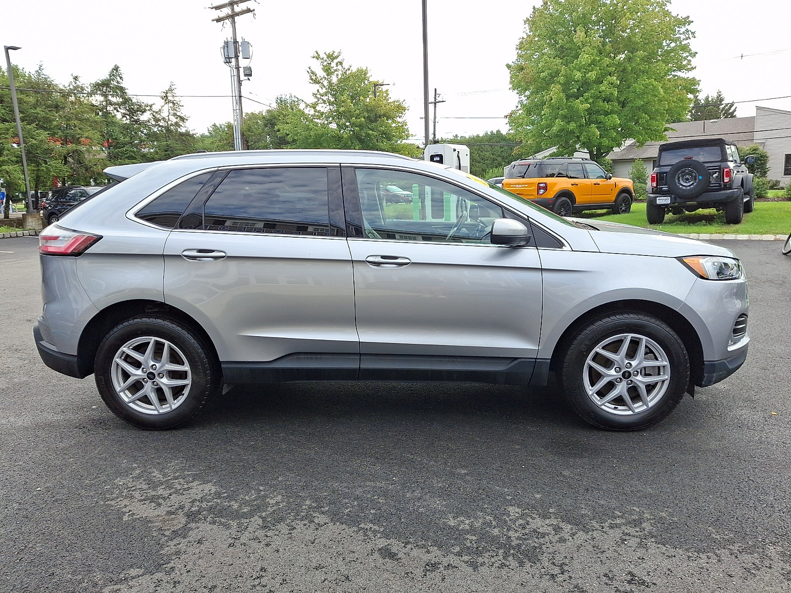 Used 2023 Ford Edge SEL w/ Convenience Package AWD/4WD image 4