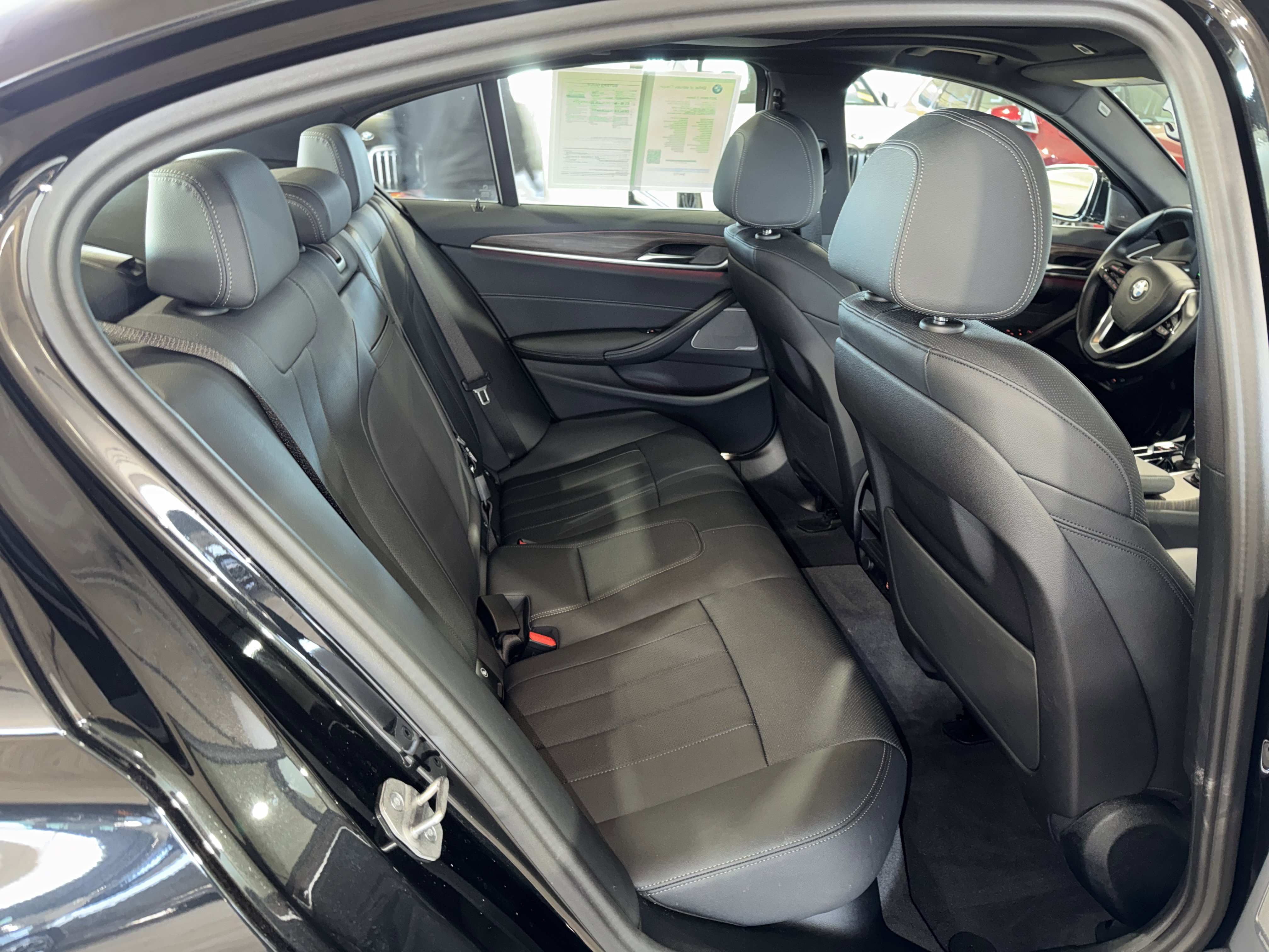 Used 2023 BMW 540i w/ Premium Package image 12