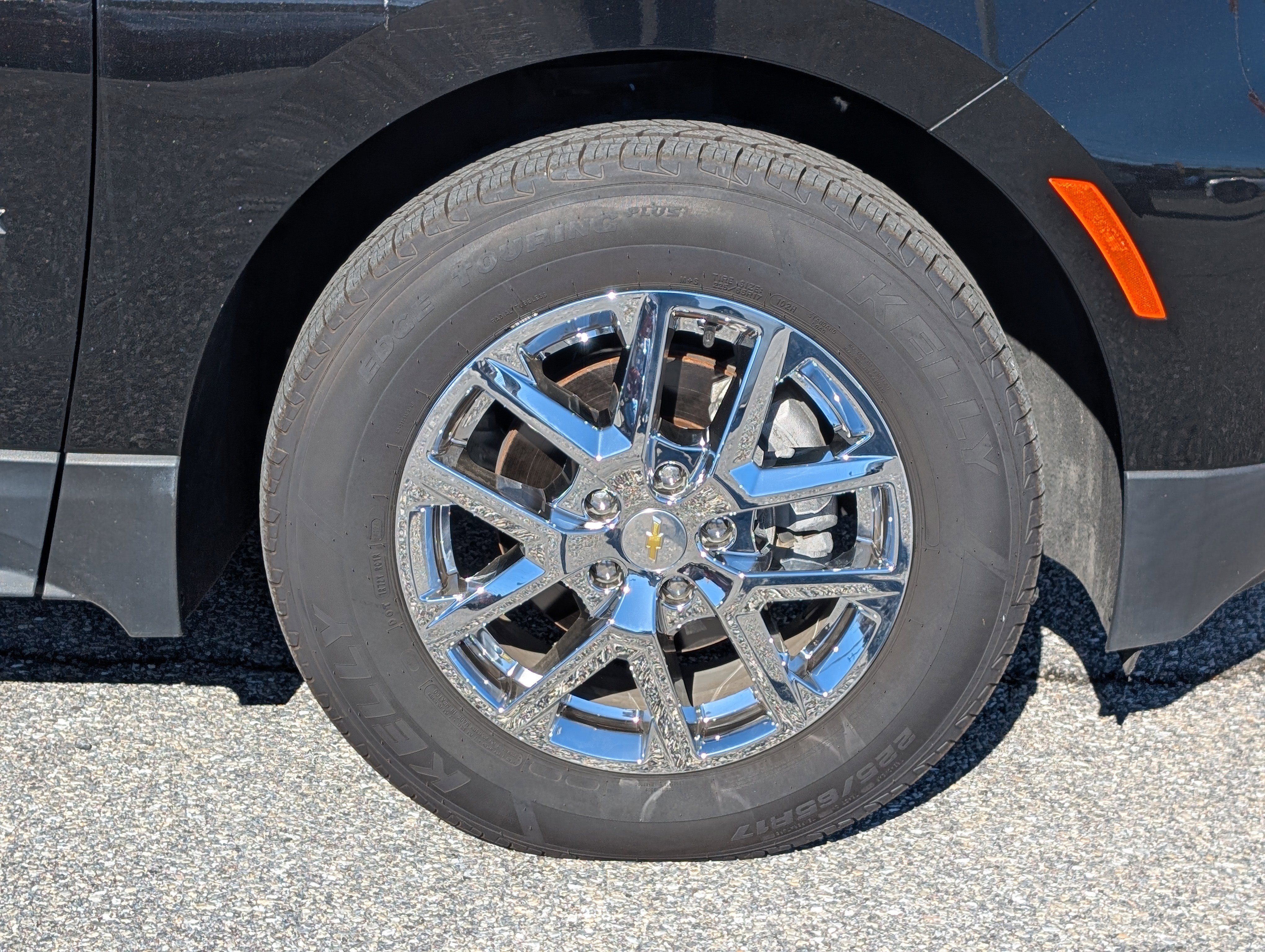 Used 2022 Chevrolet Equinox LT w/ Driver Convenience Package image 9