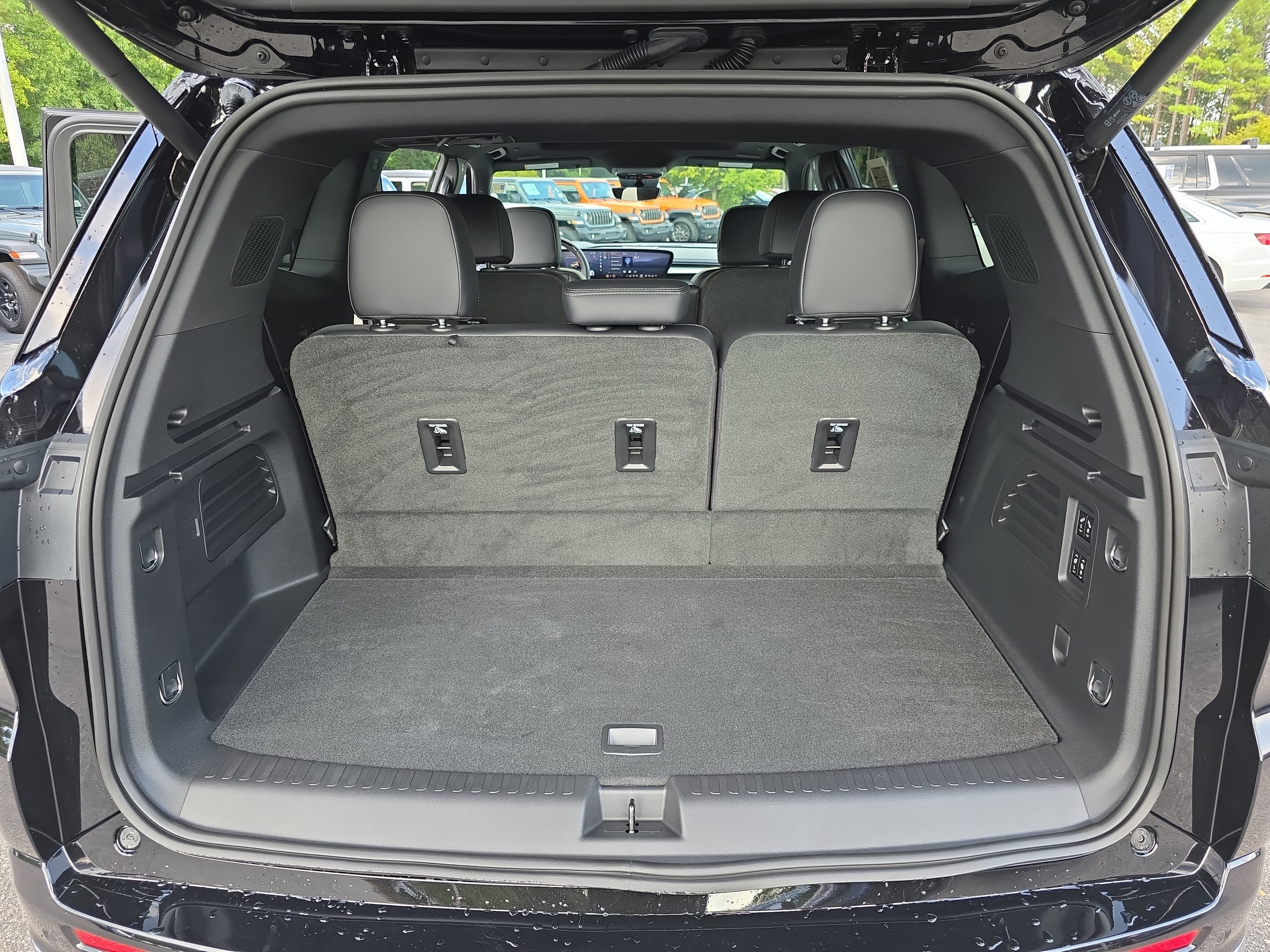 Used 2026 Buick Enclave Avenir w/ Super Cruise Package FWD image 13