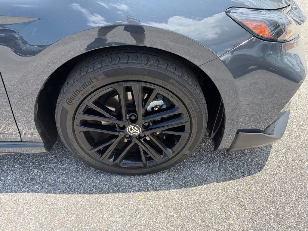 Used 2025 Toyota Camry SE FWD image 4