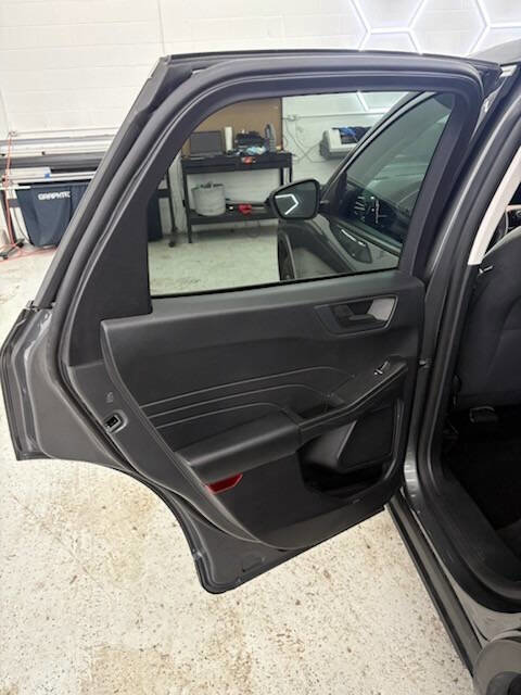 Used 2022 Ford Escape SE image 23