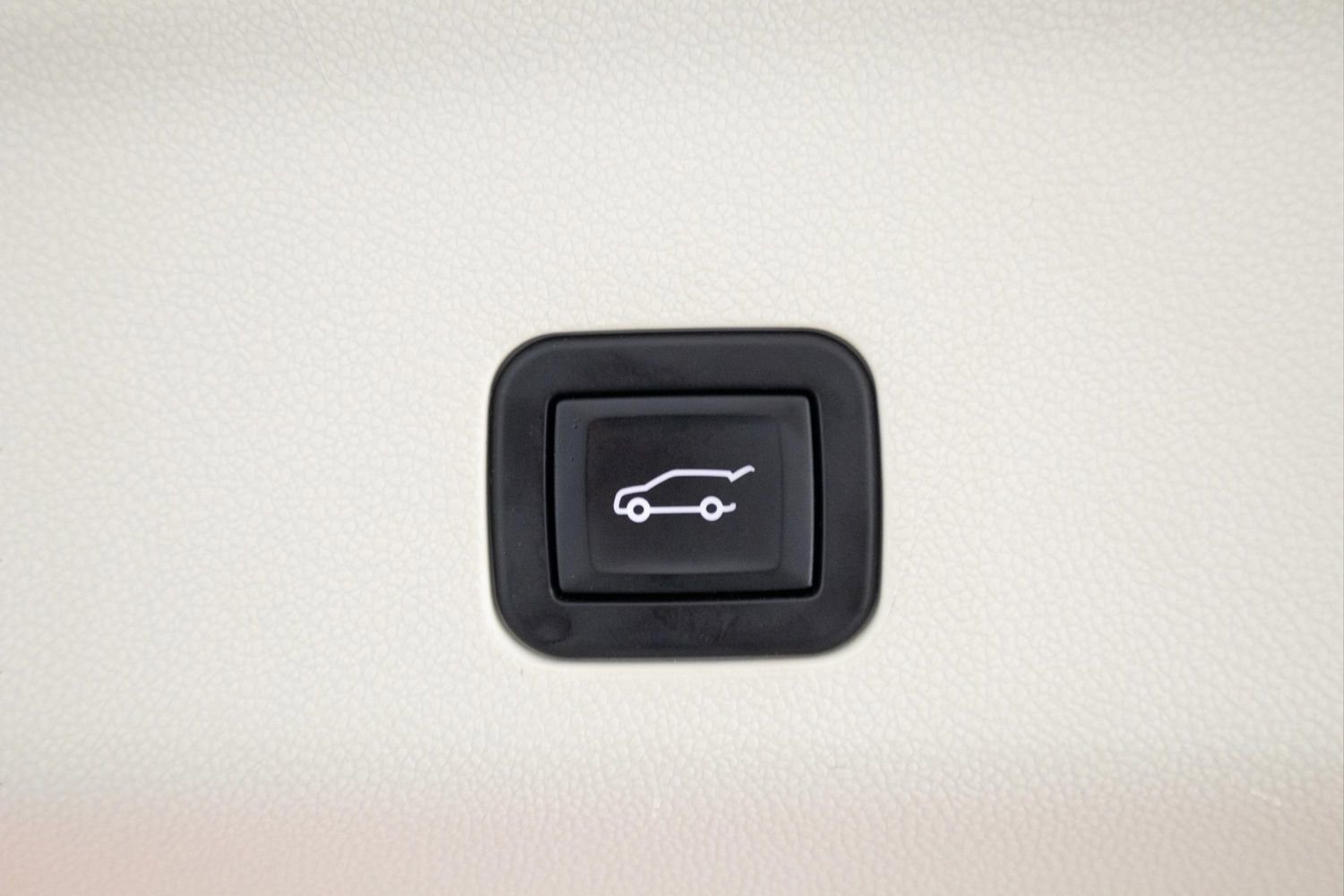 Used 2024 Cadillac Escalade ESV Sport Platinum w/ Heavy-Duty Trailer Package AWD/4WD image 35