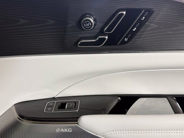 Certified 2024 Cadillac Lyriq Luxury RWD image 29
