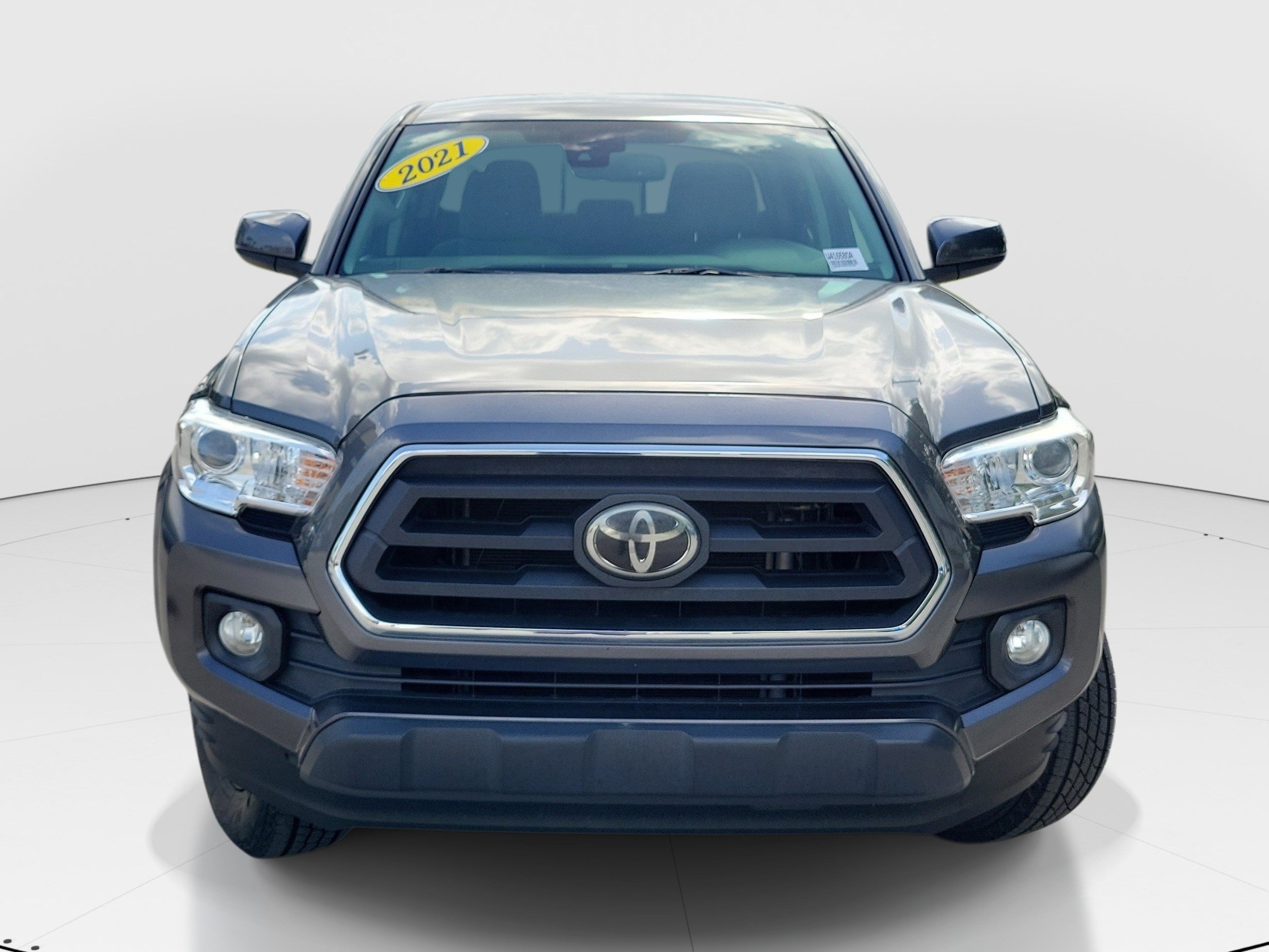 Used 2021 Toyota Tacoma SR5 RWD image 2