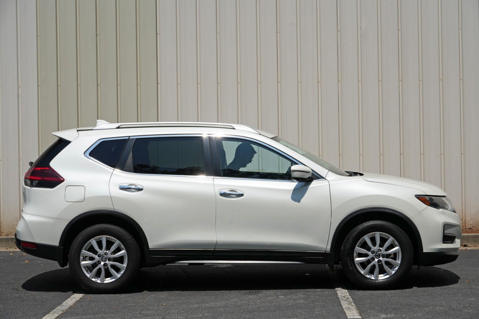 Used 2018 Nissan Rogue SV w/ Premium Package AWD/4WD image 49