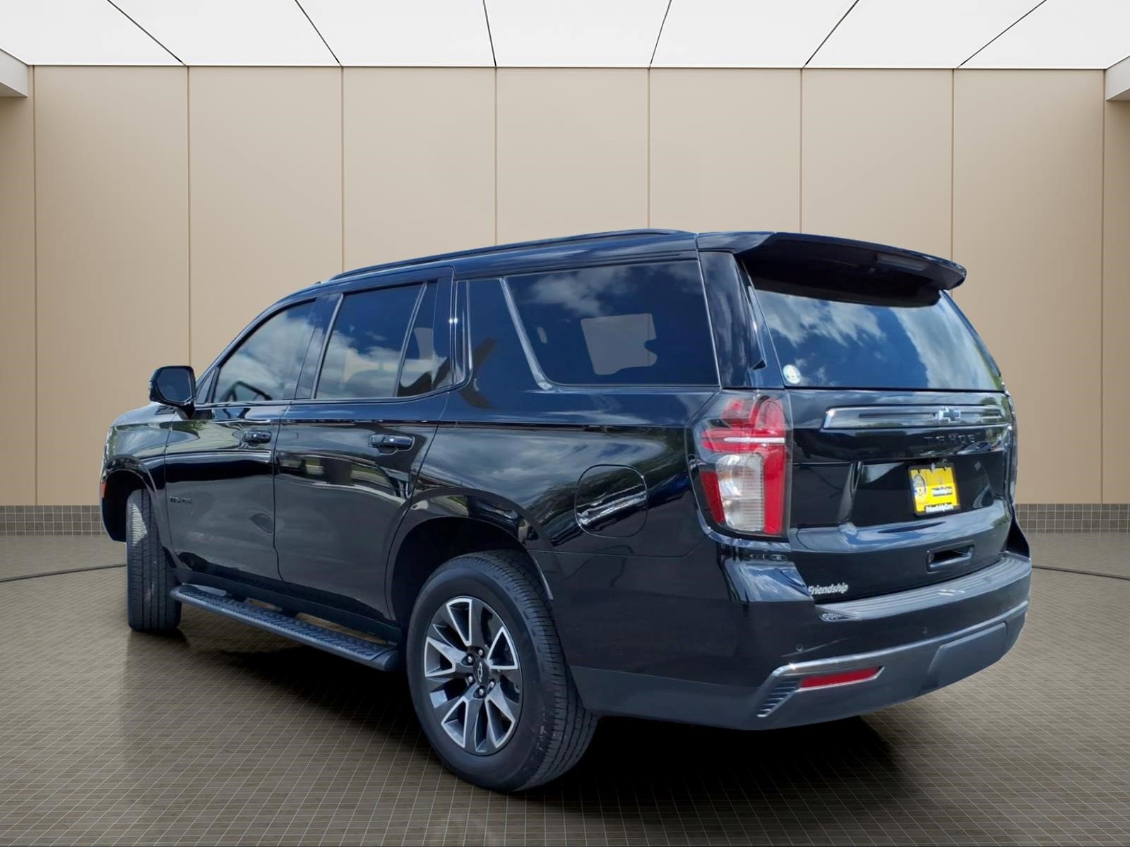 Used 2022 Chevrolet Tahoe Z71 w/ Luxury Package AWD/4WD image 14