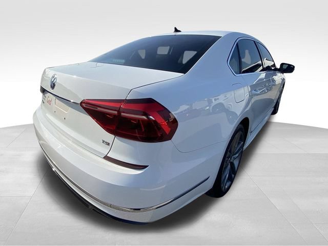 Used 2017 Volkswagen Passat 1.8T R-Line FWD image 9