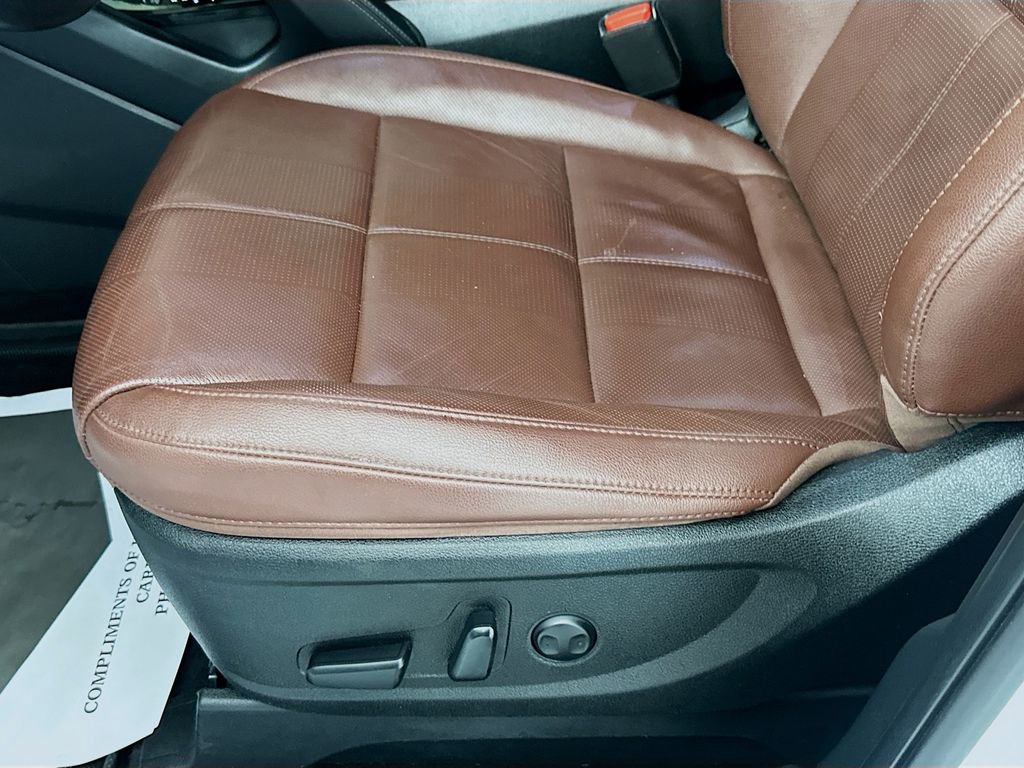 Used 2024 Kia Telluride EX w/ EX Captain's Chair Package image 20