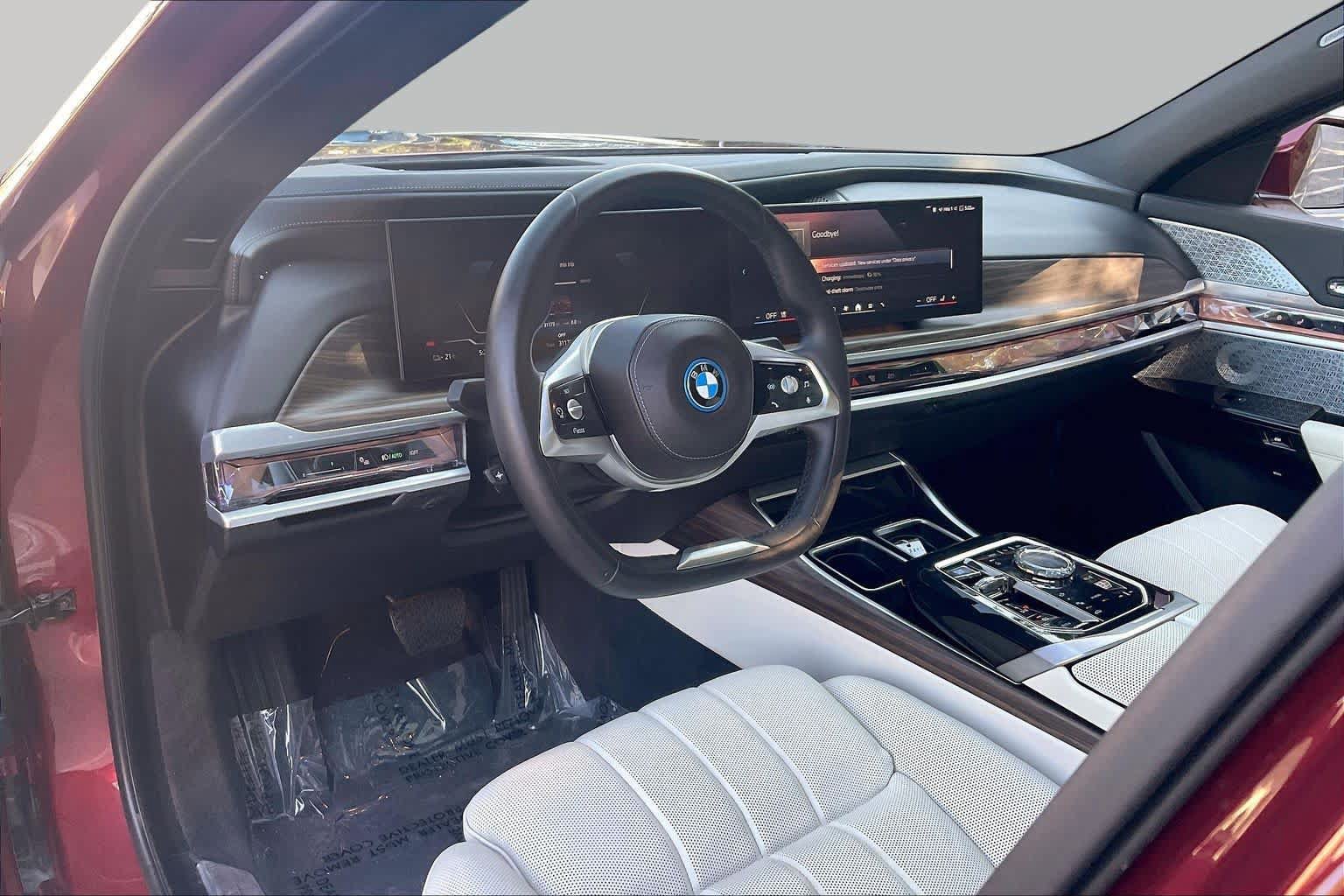 Used 2023 BMW i7 xDrive60 AWD/4WD image 17