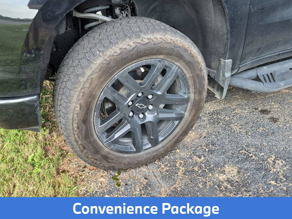 Used 2025 Chevrolet Silverado 1500 LT Trail Boss w/ Convenience Package II AWD/4WD image 6