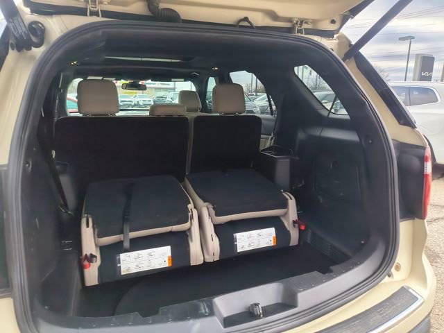 Used 2018 Ford Explorer XLT w/ Equipment Group 202A image 29