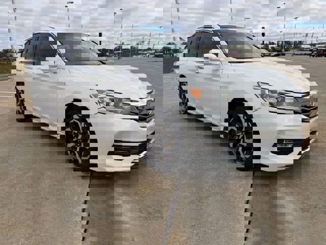 Used 2017 Honda Accord EX image 6