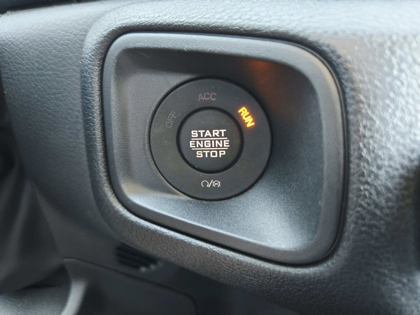 Used 2024 Jeep Gladiator Sport image 34