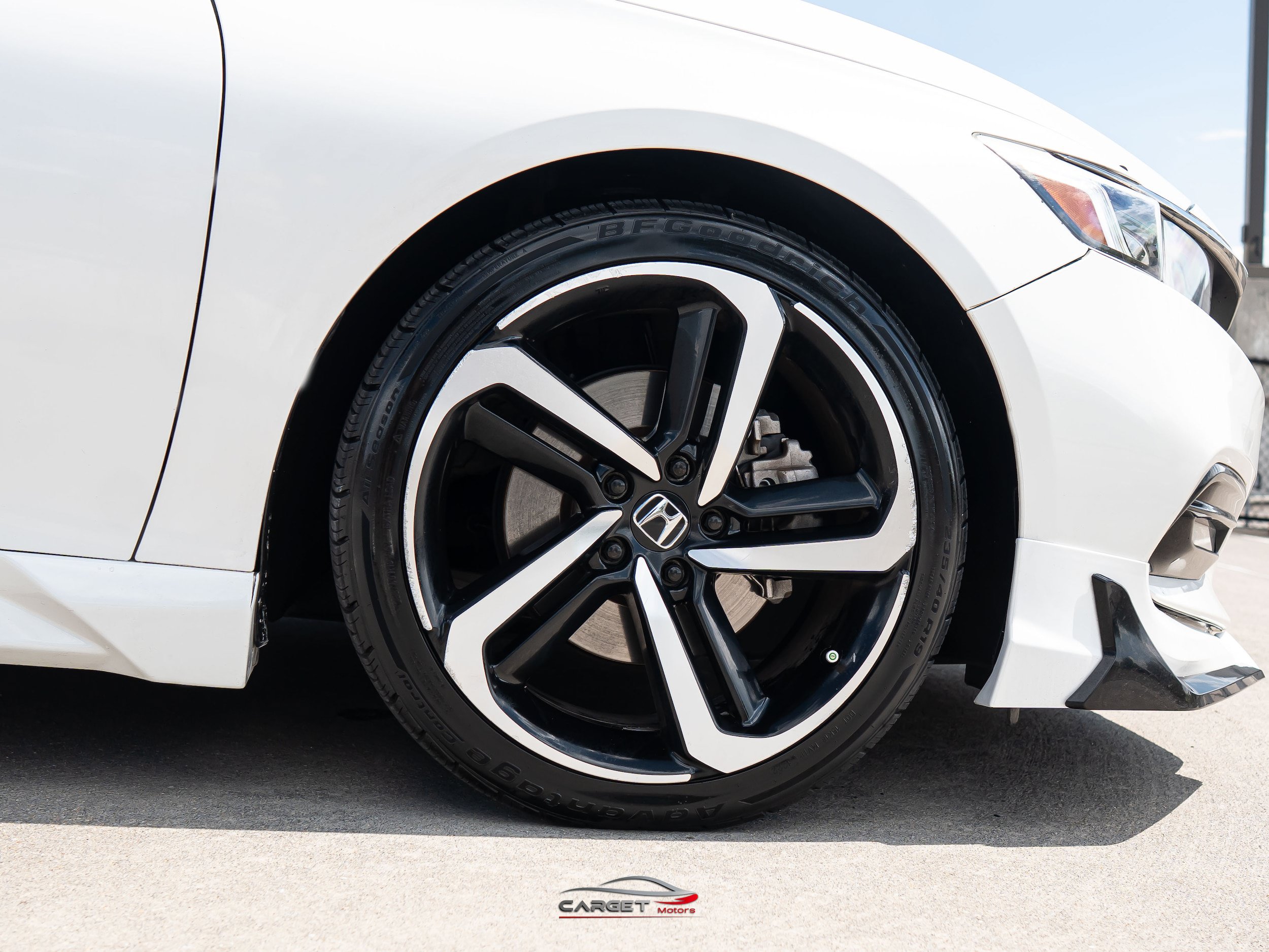 Used 2018 Honda Accord Sport image 9