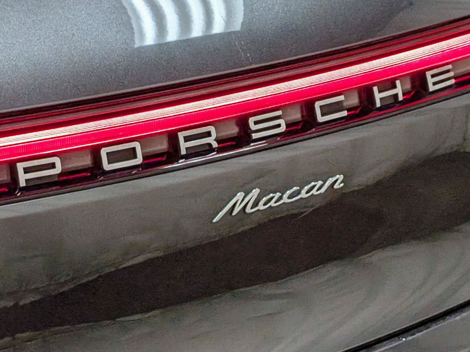 Used 2024 Porsche Macan AWD/4WD image 11