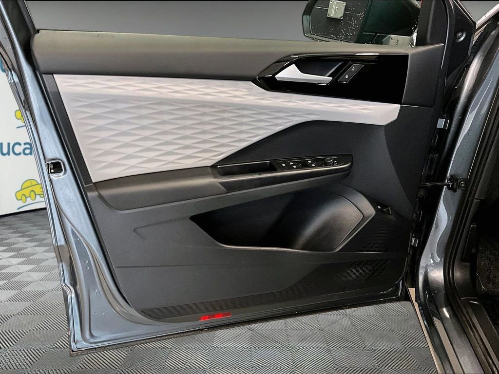 Used 2022 Volkswagen Taos S w/ IQ Drive S Package image 10