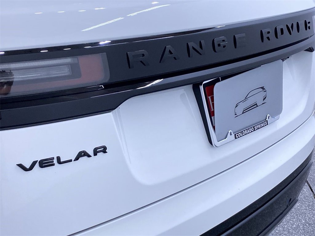 Used 2025 Land Rover Range Rover Velar Dynamic SE image 32