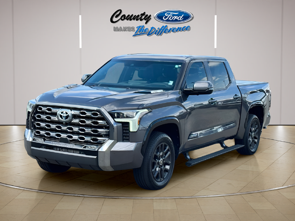 Used 2024 Toyota Tundra Platinum AWD/4WD image 2