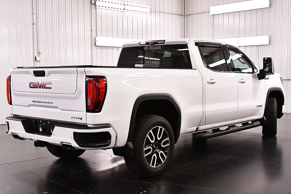Used 2023 GMC Sierra 1500 AT4 w/ Technology Package AWD/4WD image 8