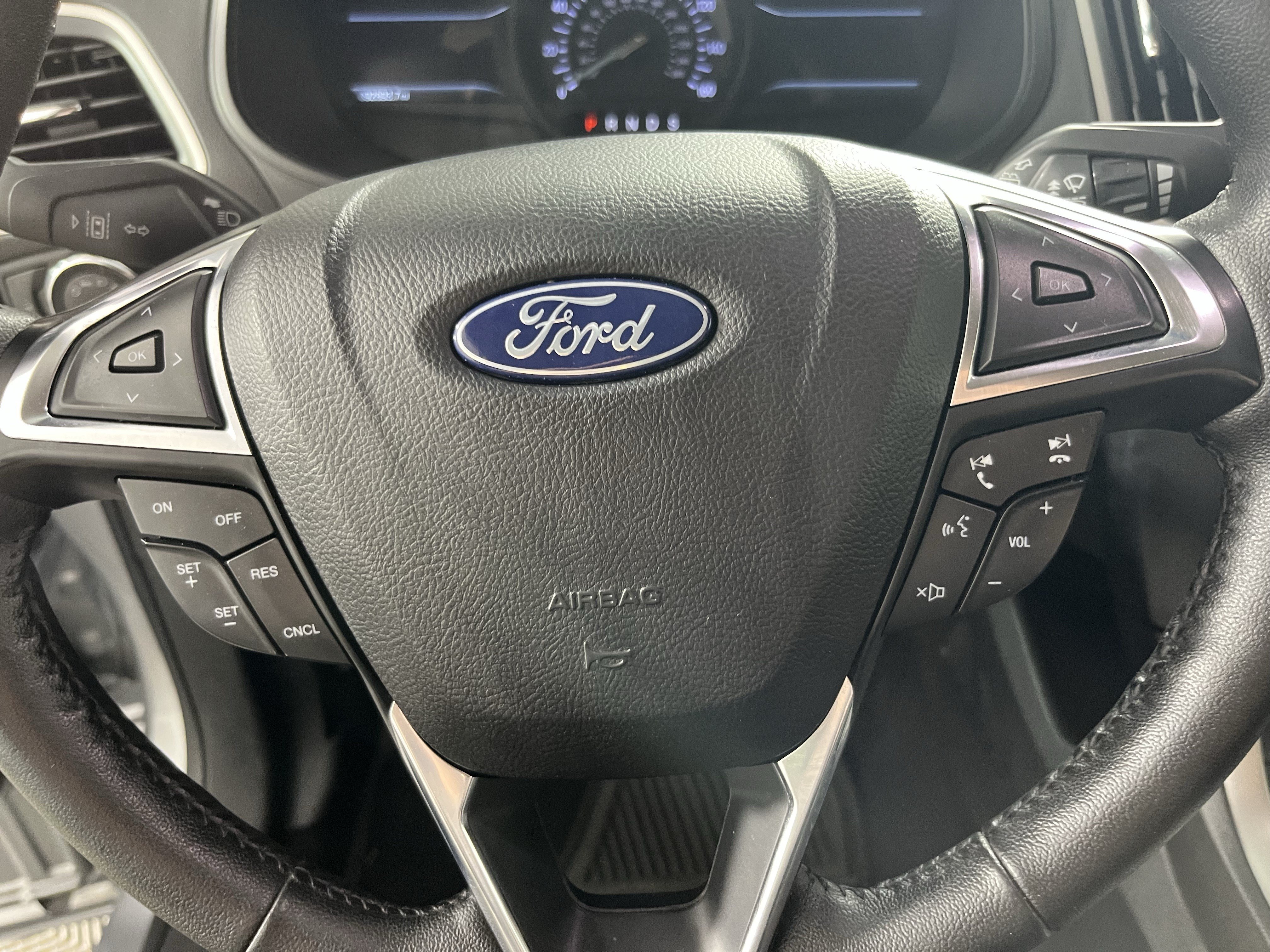 Used 2022 Ford Edge SEL AWD/4WD image 17
