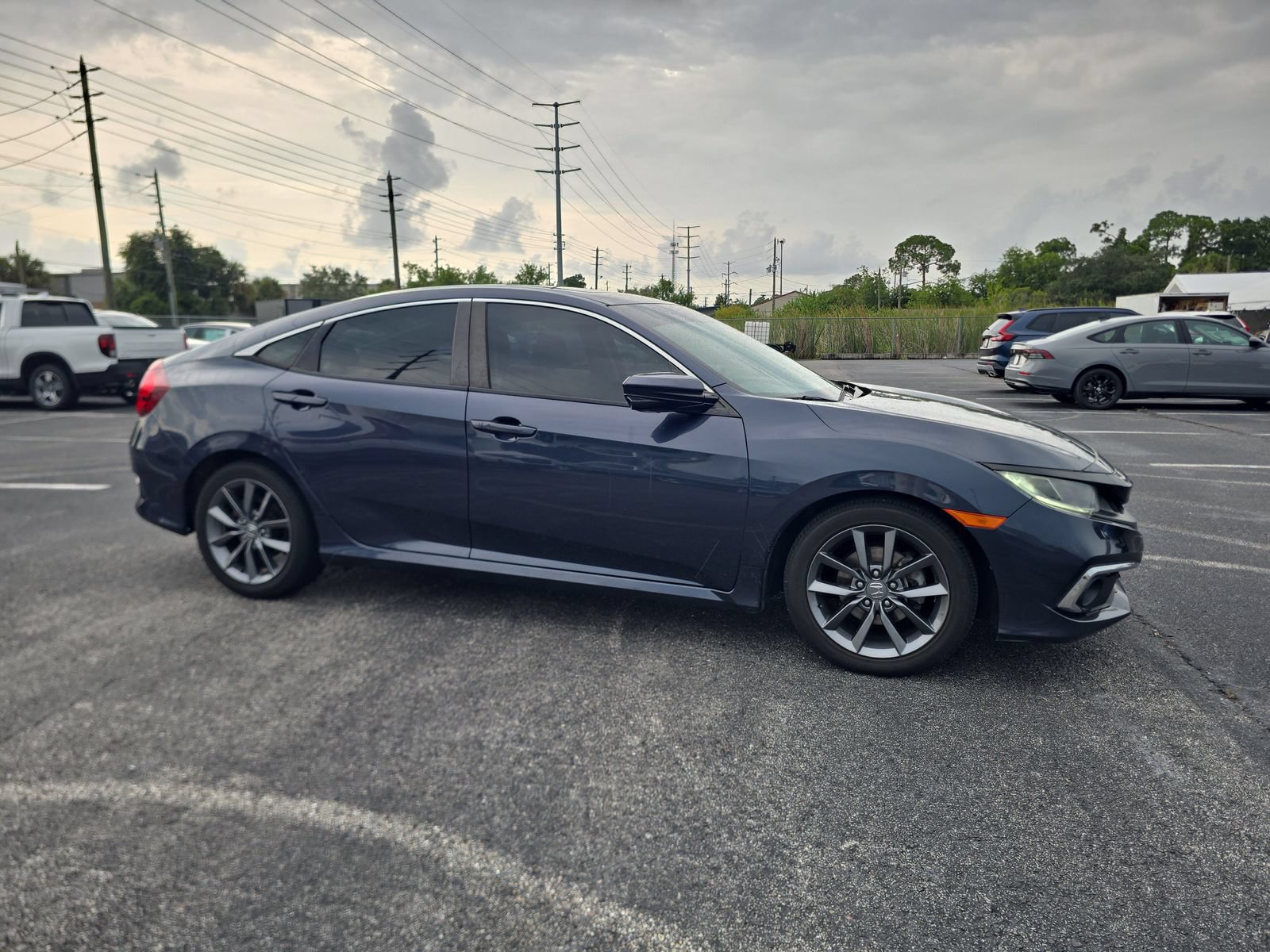 Used 2019 Honda Civic EX image 2
