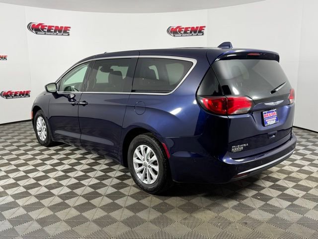 Used 2019 Chrysler Pacifica Touring Plus w/ Advanced Safetytec Group image 6