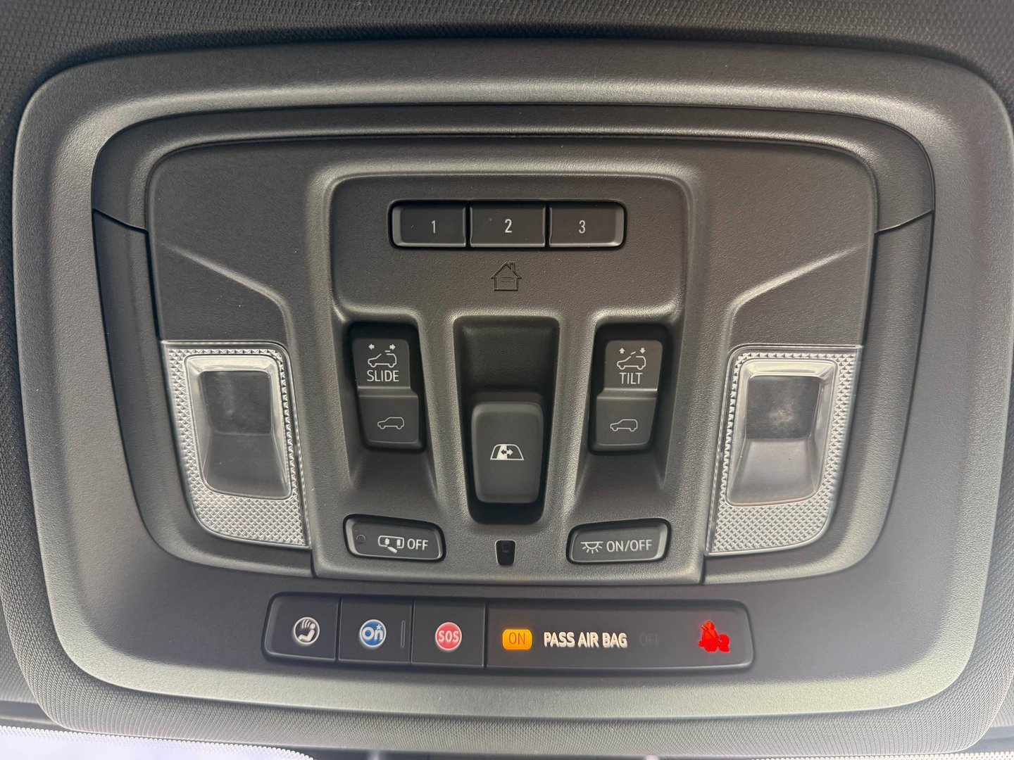 Used 2020 Chevrolet Silverado 1500 High Country w/ Technology Package image 30