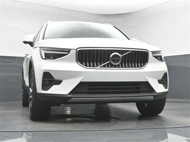 Used 2024 Volvo XC40 B5 Plus w/ Protection Package Premier image 35
