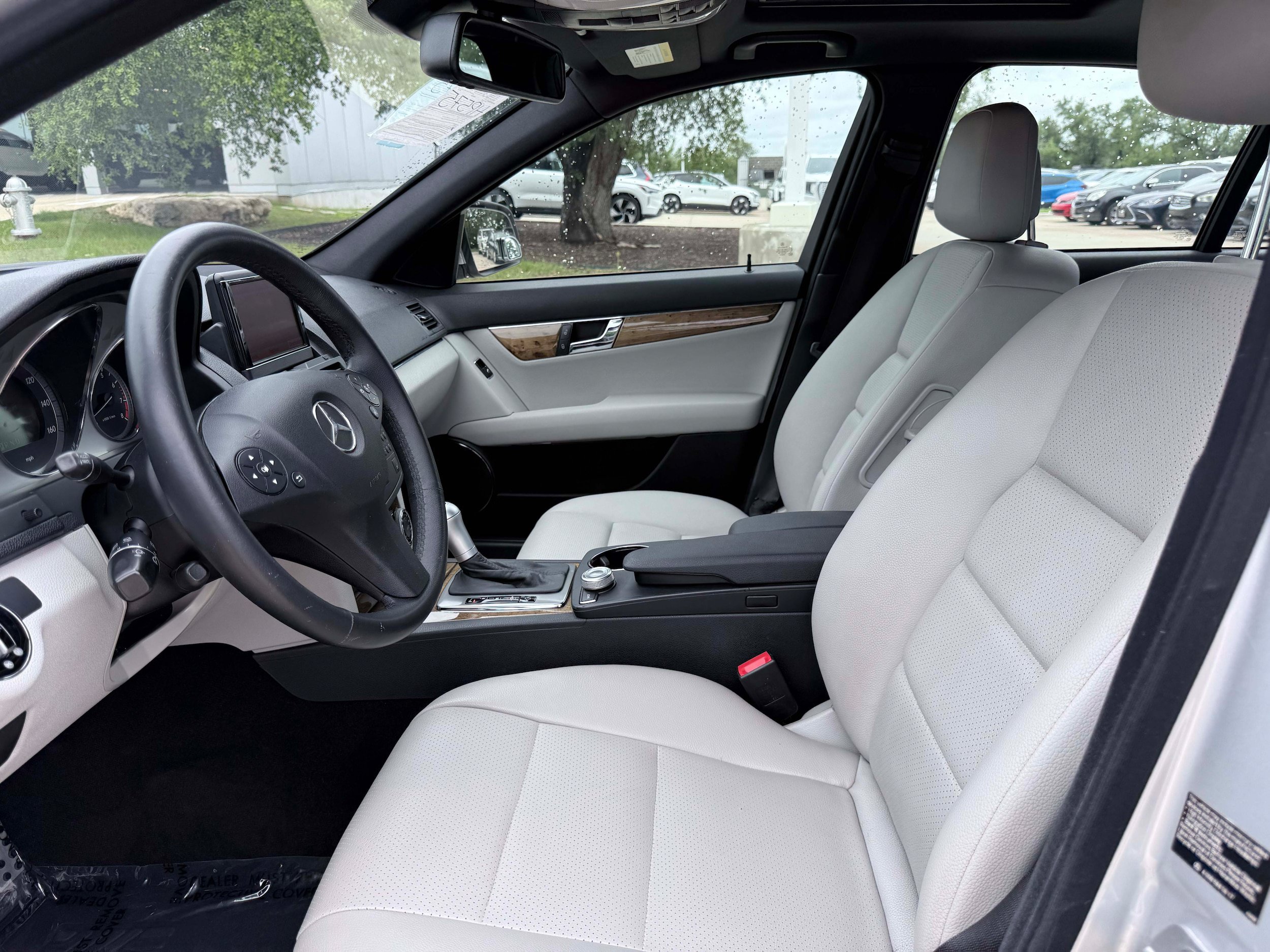 Used 2009 Mercedes-Benz C 350 Sport image 11