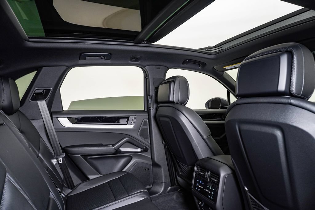 New 2026 Porsche Cayenne AWD/4WD image 16