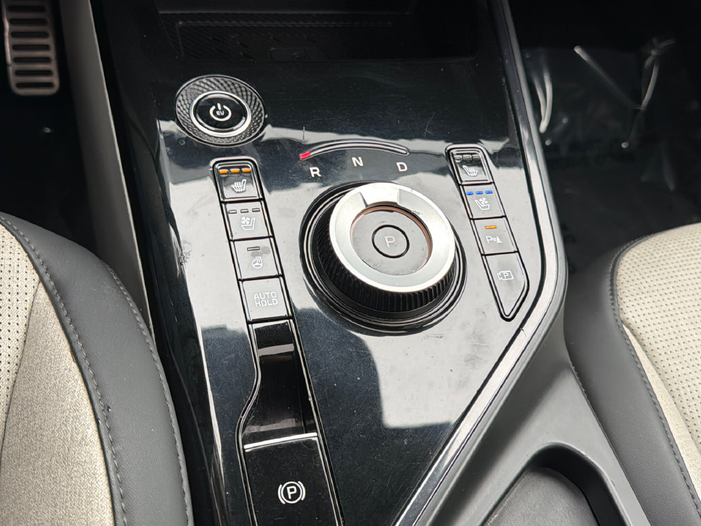 Certified 2024 Kia Niro Wave w/ Wave Preserve Package FWD image 28