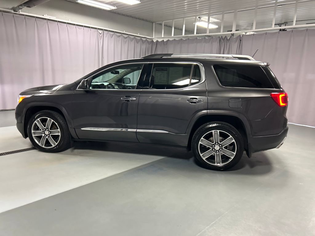 Used 2017 GMC Acadia Denali w/ Technology Package image 4