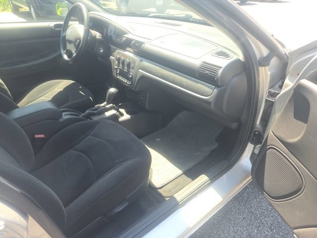 Used 2005 Dodge Stratus SXT w/ Special Edition Group FWD image 21