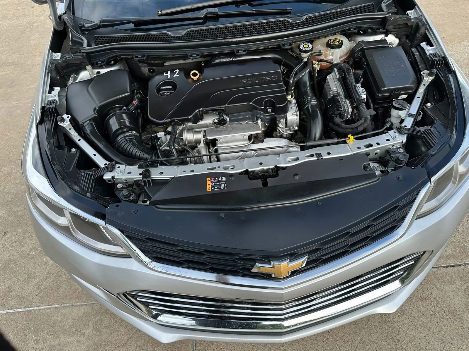 Used 2018 Chevrolet Cruze LS FWD image 28