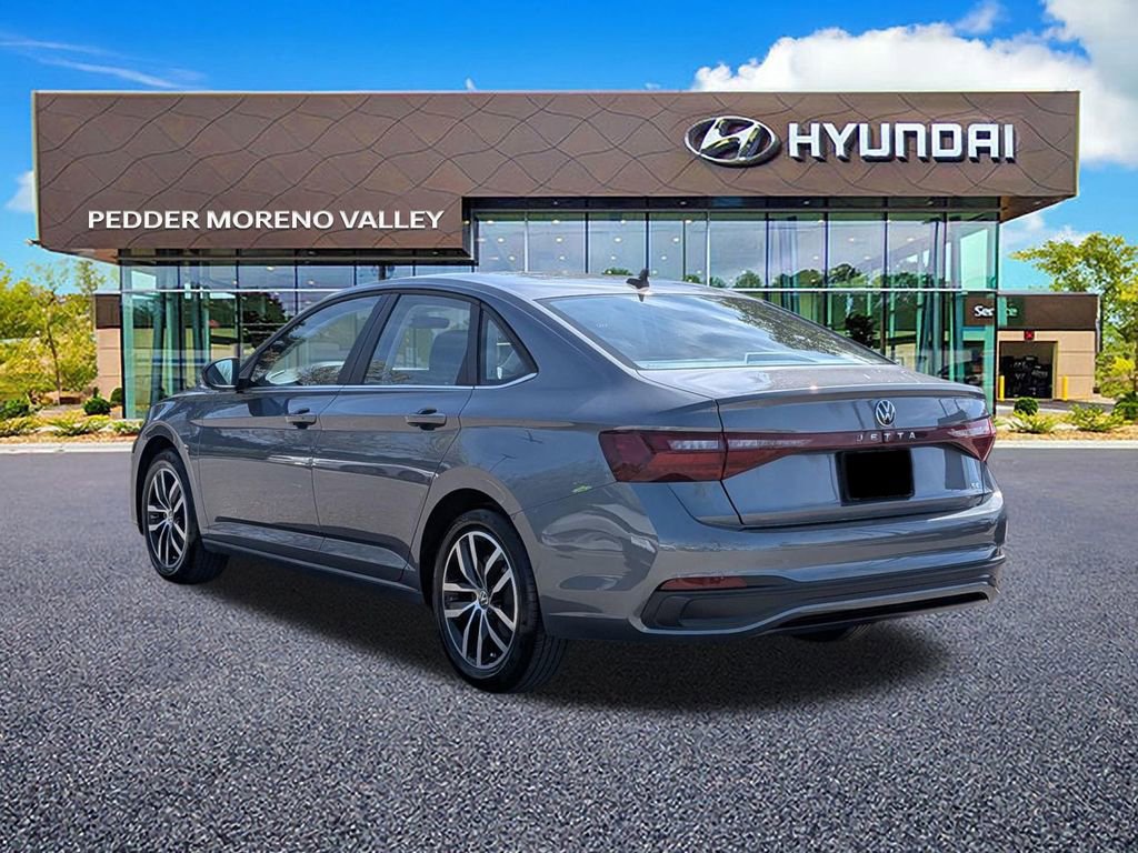 Used 2025 Volkswagen Jetta SE image 6