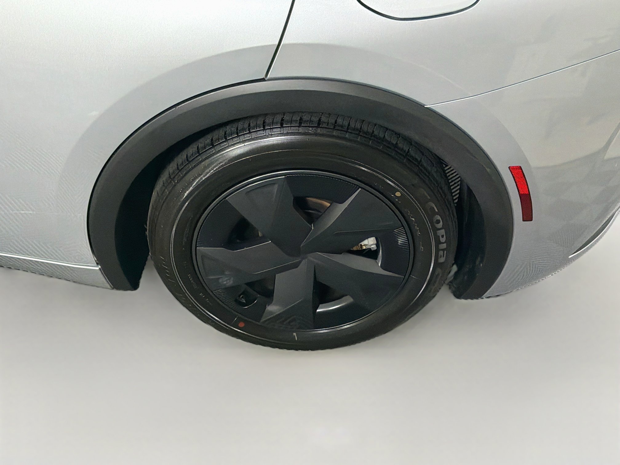 Used 2026 Toyota Prius LE FWD image 11