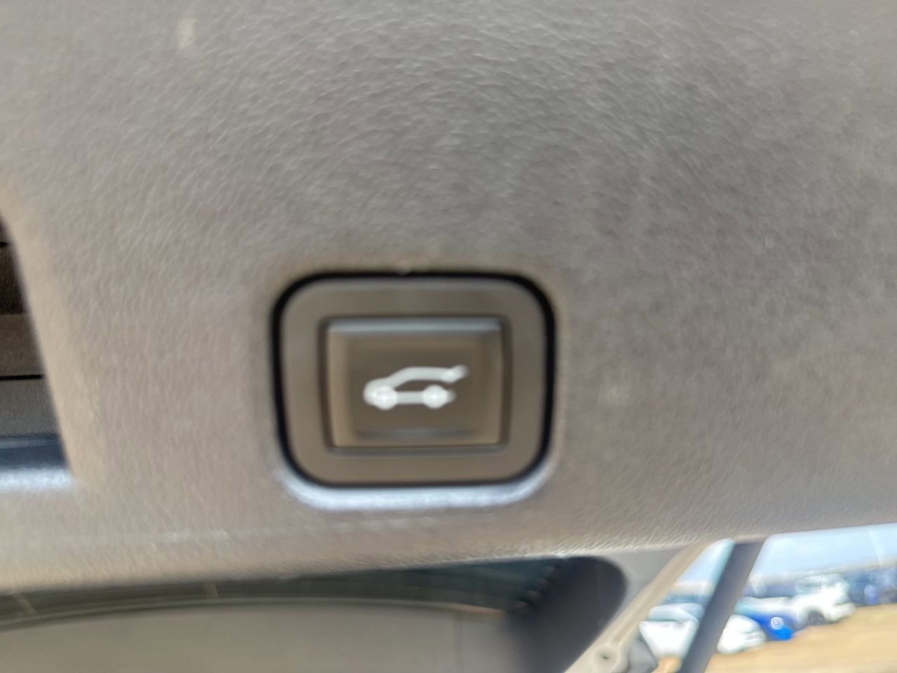 Used 2025 Chevrolet Traverse LT image 39