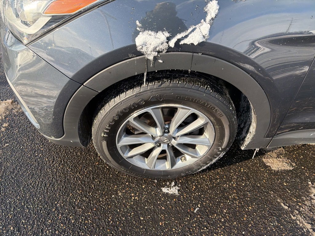 Used 2017 Hyundai Santa Fe SE image 12