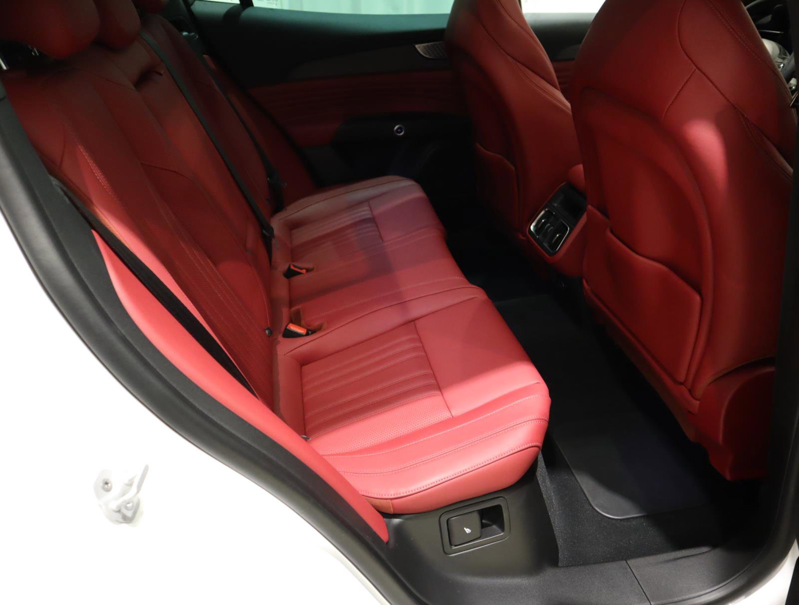 Used 2023 Maserati Grecale Modena image 15