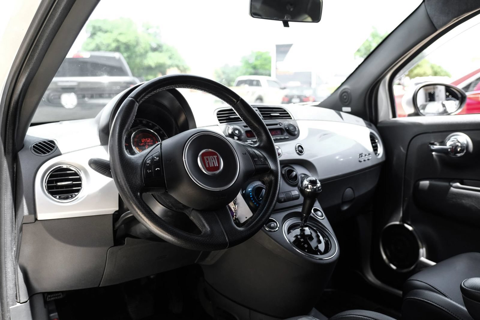 Used 2012 FIAT 500 Sport FWD image 2